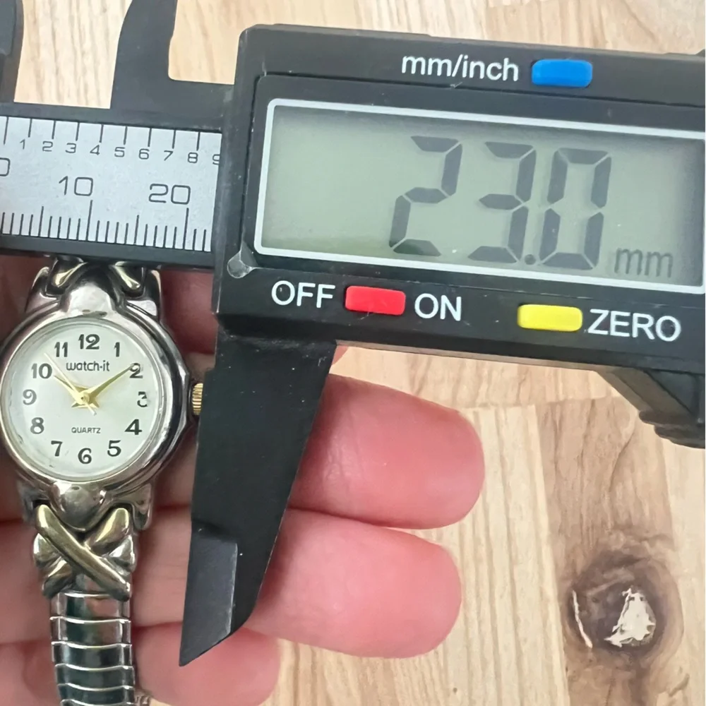 Watch-it ladies silver tone bracelet watch NEW BATTERY